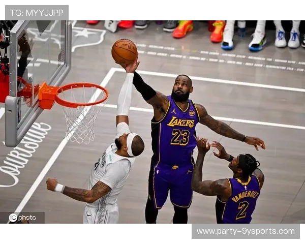 湖人关键胜利稳固季后赛席位 詹姆斯连续高分引关注